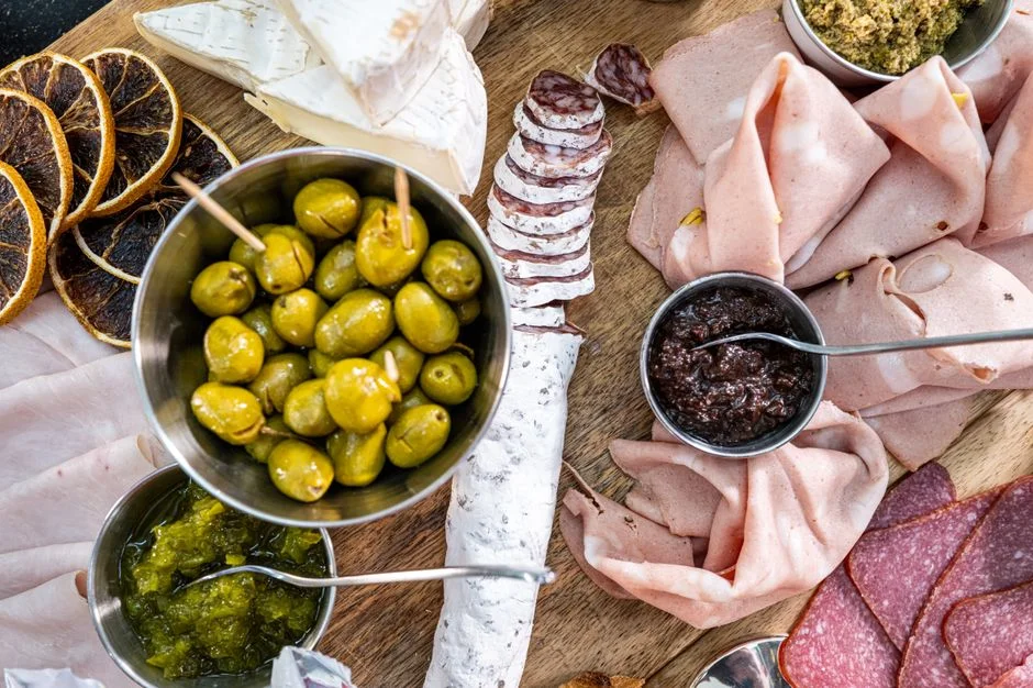 Summer Sausage Recipe Kits and Guides Reviewed